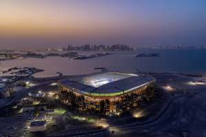 Ang istadyum ng World Cup sa Qatar sa gabi